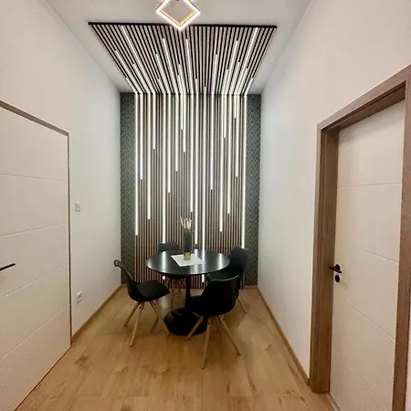 Lejlighed Gozsdu Loft I Free Parking I Self Check-In