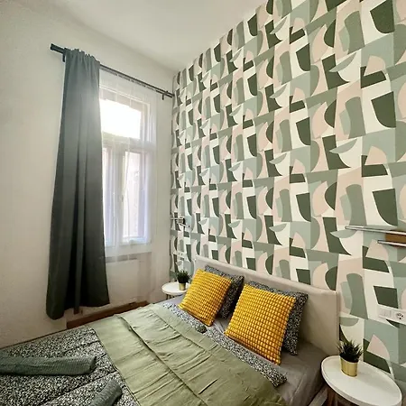 Gozsdu Loft I Free Parking I Self Check-In * Budapest