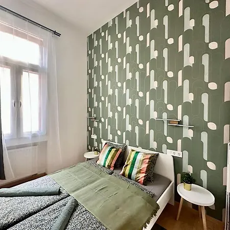 Partypad At Gozsdu Courtyard I Freeparking * Budapest
